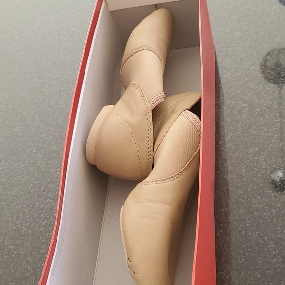 Capezio E-Series Jazz Slip On Jazz Shoes - Caramel 3.5 M - Picture 4 of 12